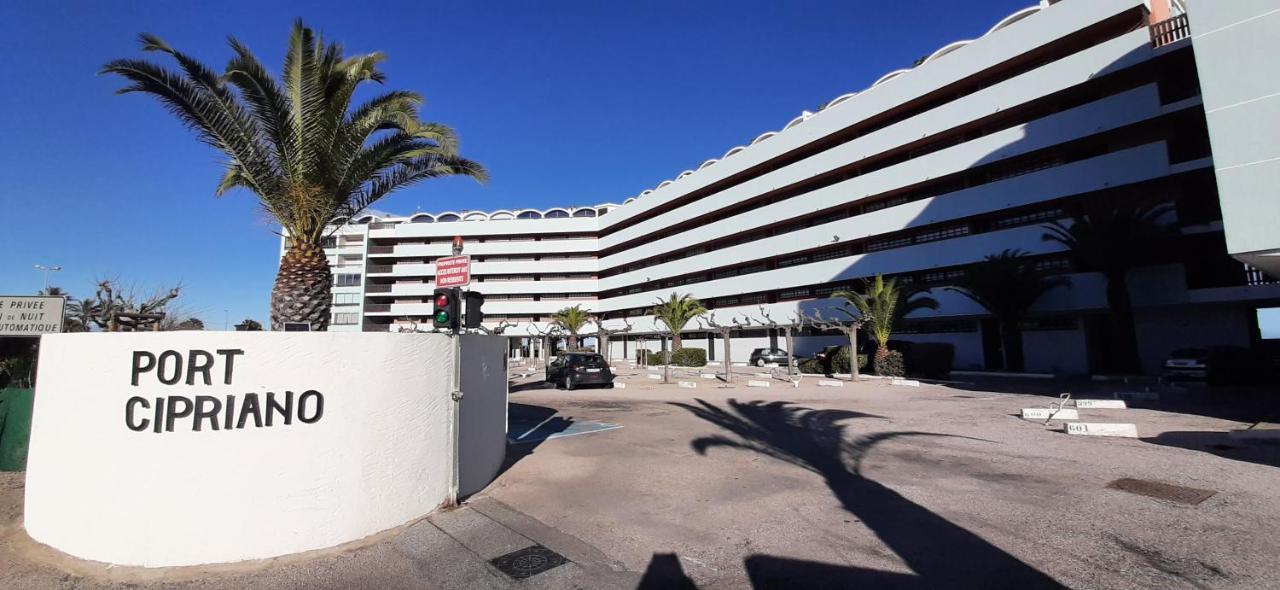Port Cipriano Sur Les Toits , Vue Panoramique Sur La Mer Saint-Cyprien  Eksteriør bilde